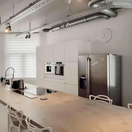 Beautiful Spacious 1 Bedroom Loft Apartment Liege
