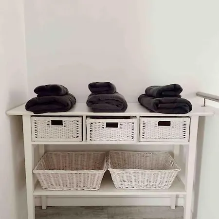 Beautiful Spacious 1 Bedroom Loft Apartamento