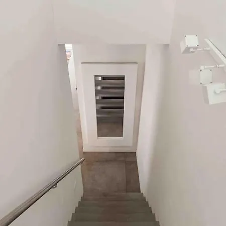 Beautiful Spacious 1 Bedroom Loft Apartamento *